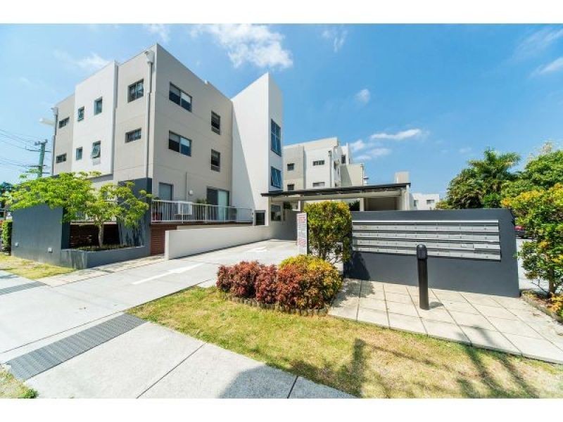 22/12-18 Bayview Street, Runaway Bay QLD 4216