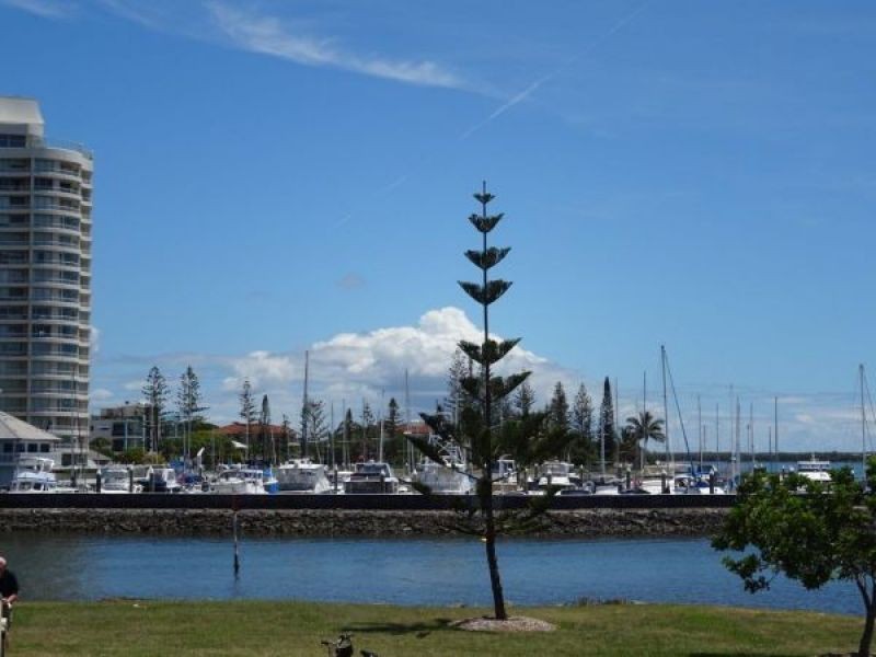 22/12-18 Bayview Street, Runaway Bay QLD 4216