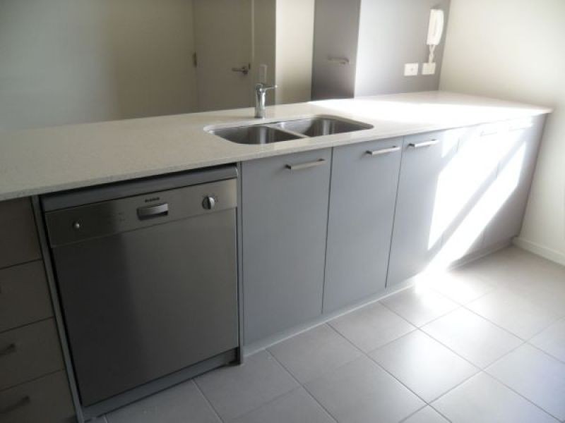 22/12-18 Bayview Street, Runaway Bay QLD 4216