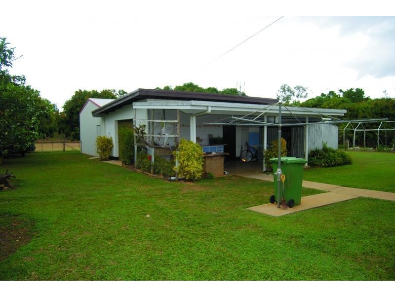 7 Kenneally Road, Mareeba QLD 4880
