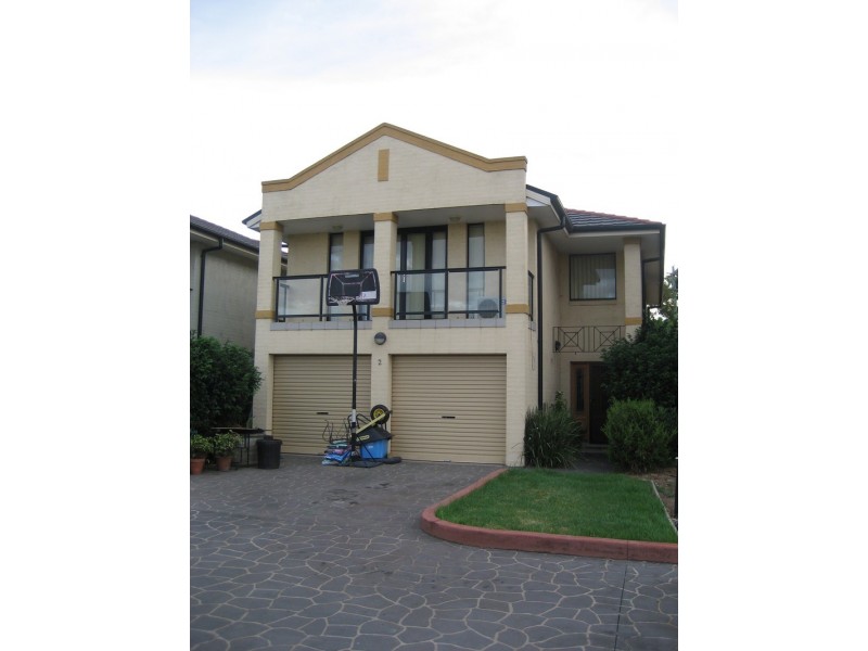 2//24  Padua Close, Prestons NSW 2170