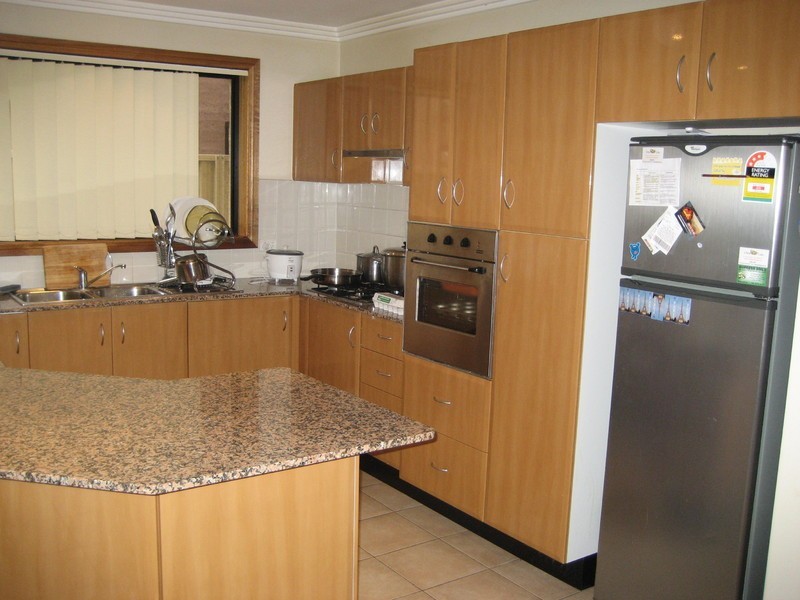 2//24  Padua Close, Prestons NSW 2170