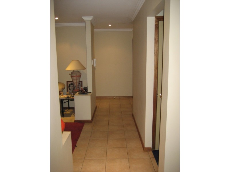 2//24  Padua Close, Prestons NSW 2170