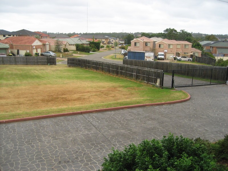 2//24  Padua Close, Prestons NSW 2170