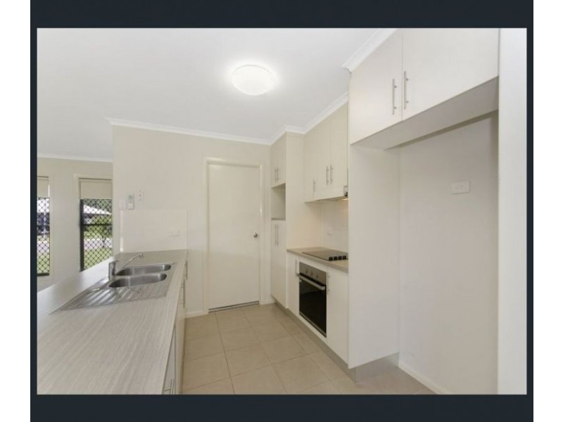 94 Daintree Drive, Bushland Beach QLD 4818