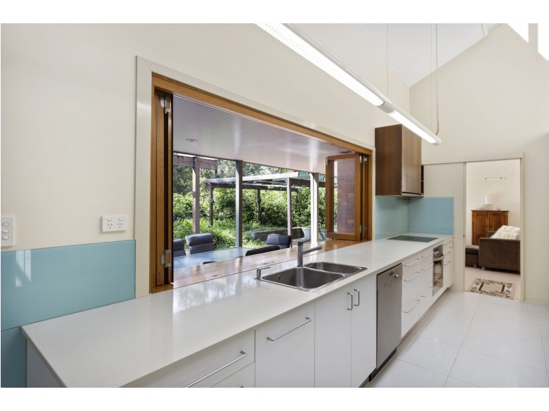 45 Elwood st, Kenmore Hills QLD 4069