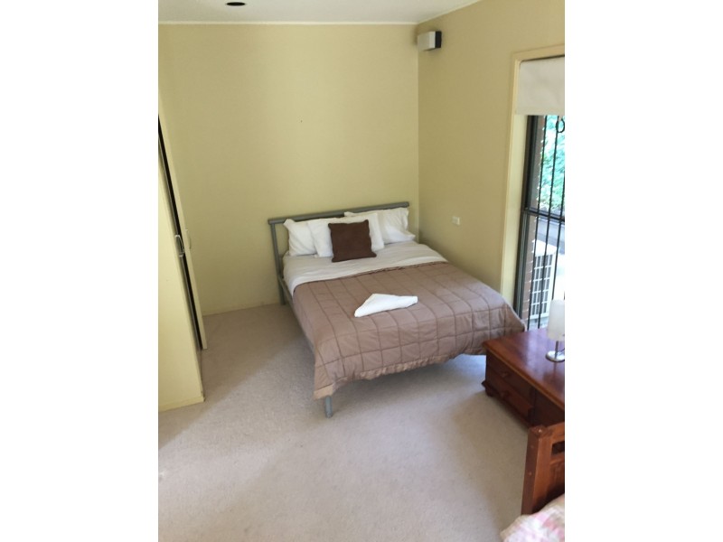 45 Elwood st, Kenmore Hills QLD 4069