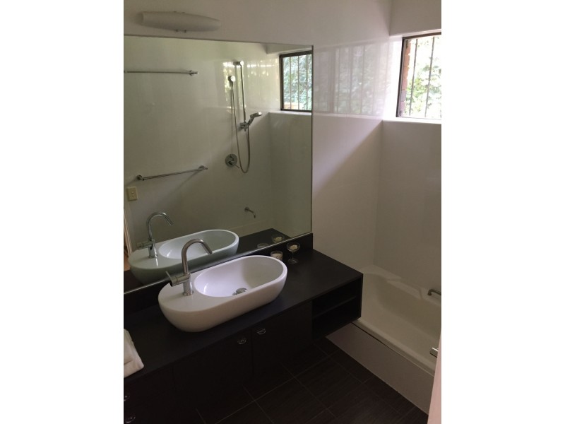 45 Elwood st, Kenmore Hills QLD 4069