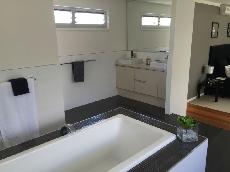 46 Tarcoola Ave, Mooloolaba QLD 4557