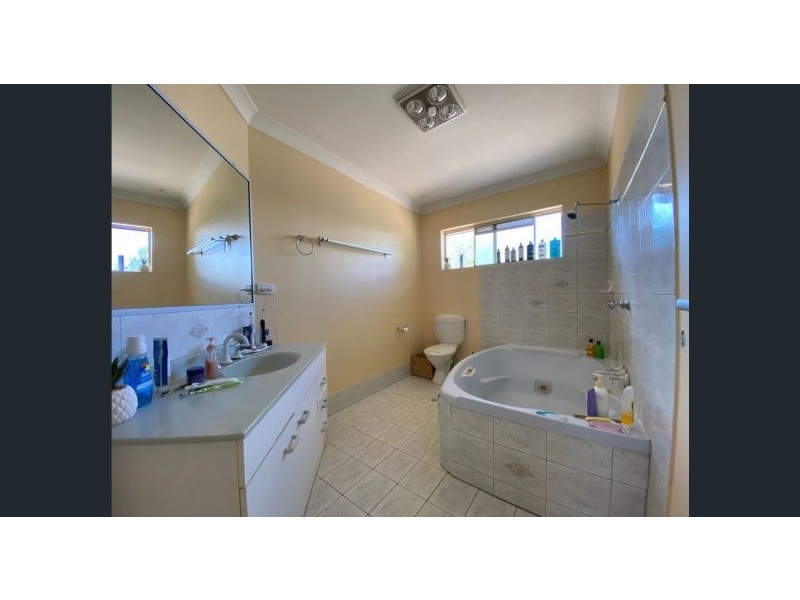 35 Deerdale St, Stafford Heights QLD 4053