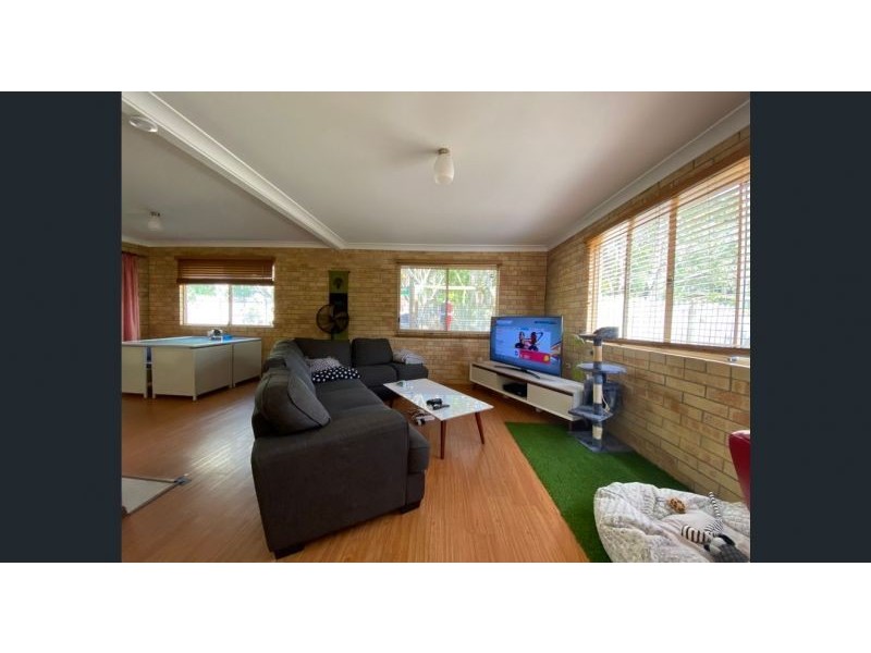 35 Deerdale St, Stafford Heights QLD 4053