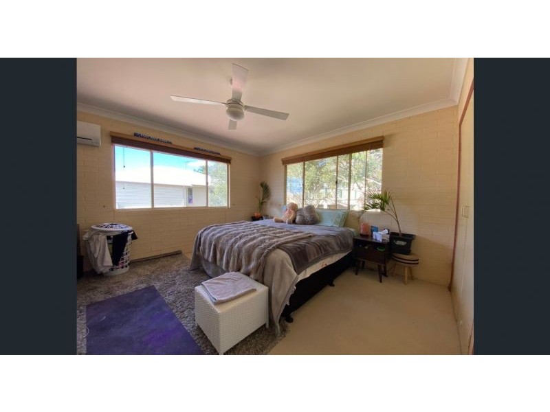 35 Deerdale St, Stafford Heights QLD 4053