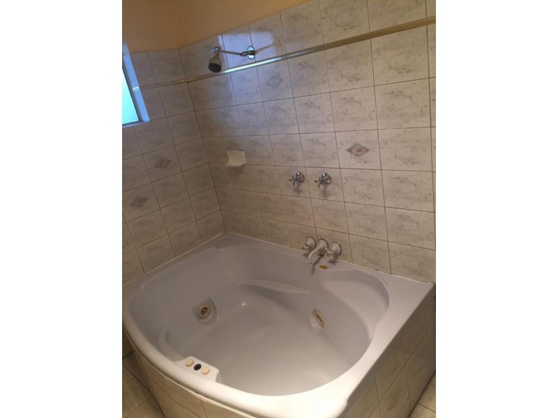 35 Deerdale St, Stafford Heights QLD 4053