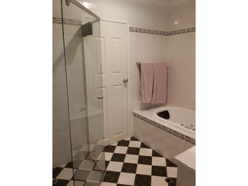 4 Graham st, Glanville SA 5015