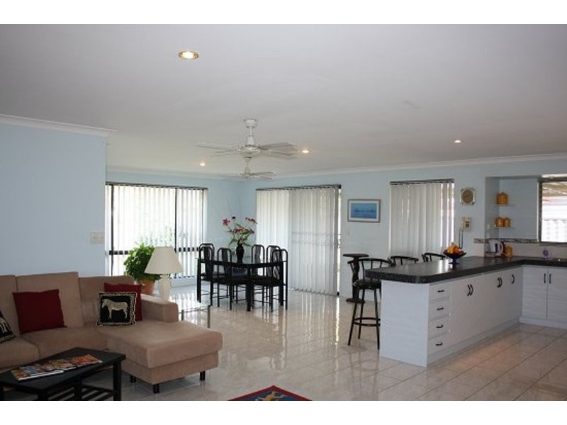 24 Menora Loop, Warnbro WA 6169