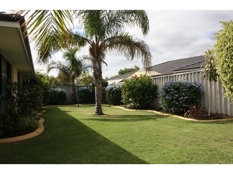 24 Menora Loop, Warnbro WA 6169