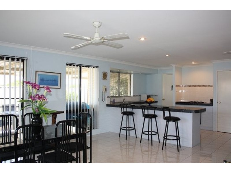 24 Menora Loop, Warnbro WA 6169