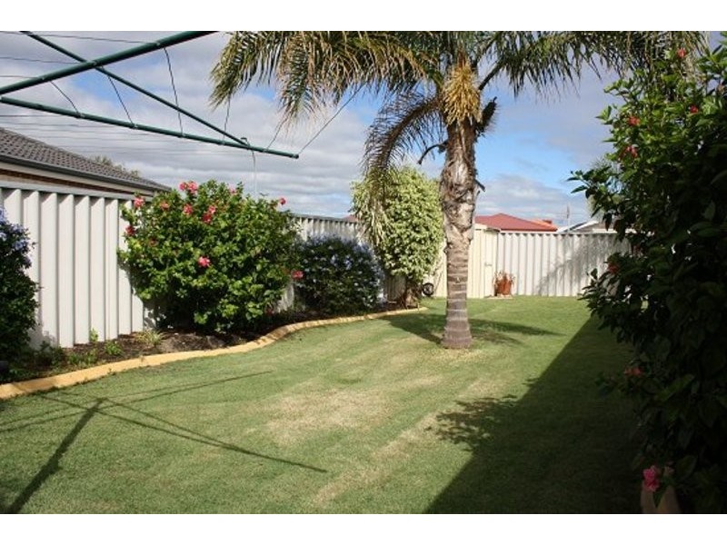 24 Menora Loop, Warnbro WA 6169