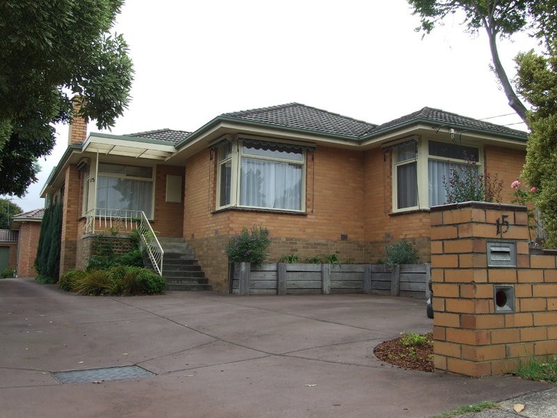 15 Greendale Road, Doncaster East VIC 3109