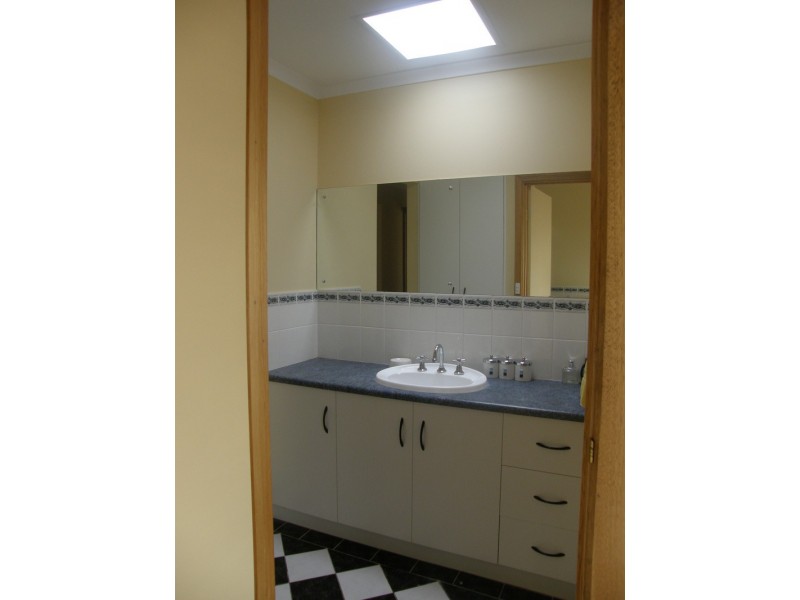 20  Swansea Cct, Gulfview Heights SA 5096