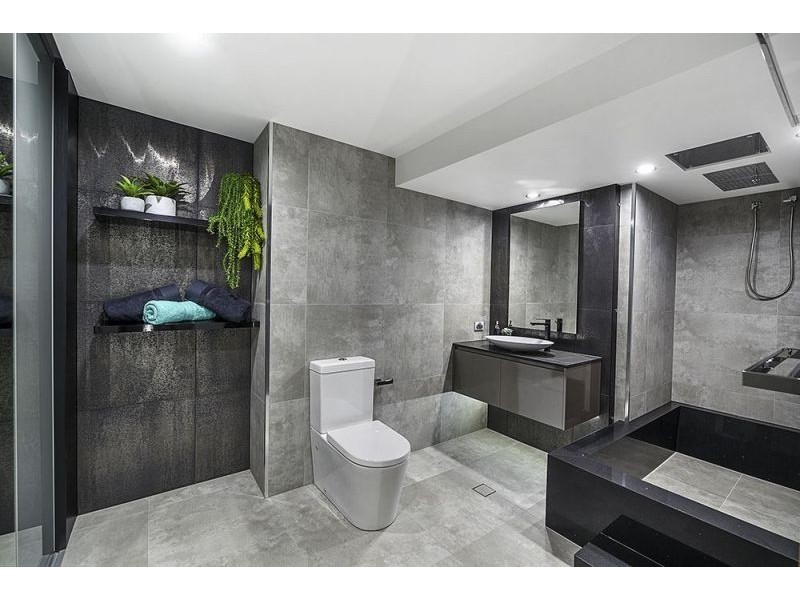 56/2940 Gold Coast Highway, Surfers Paradise QLD 4217