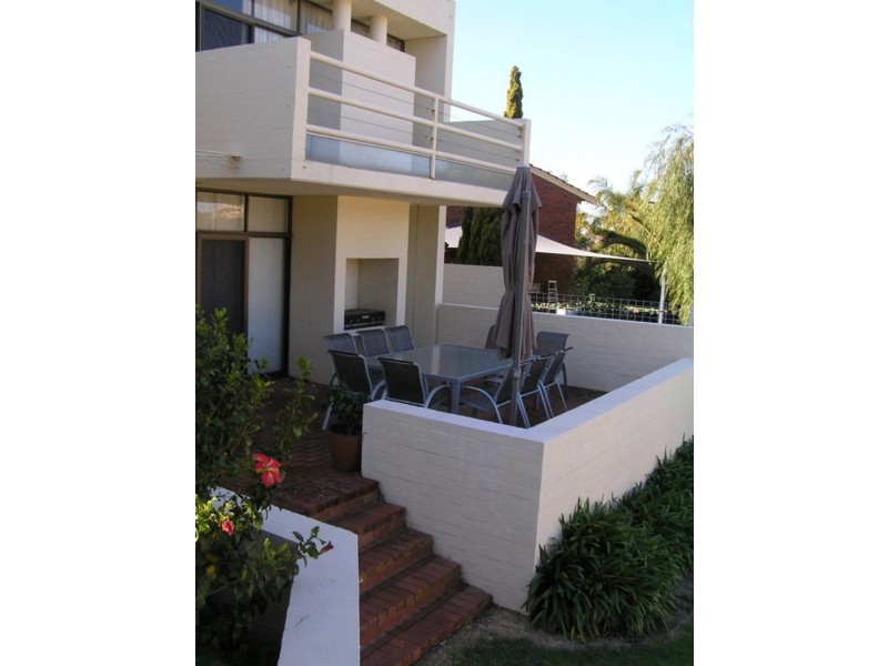 8 Reservoir Close, Mosman Park WA 6012