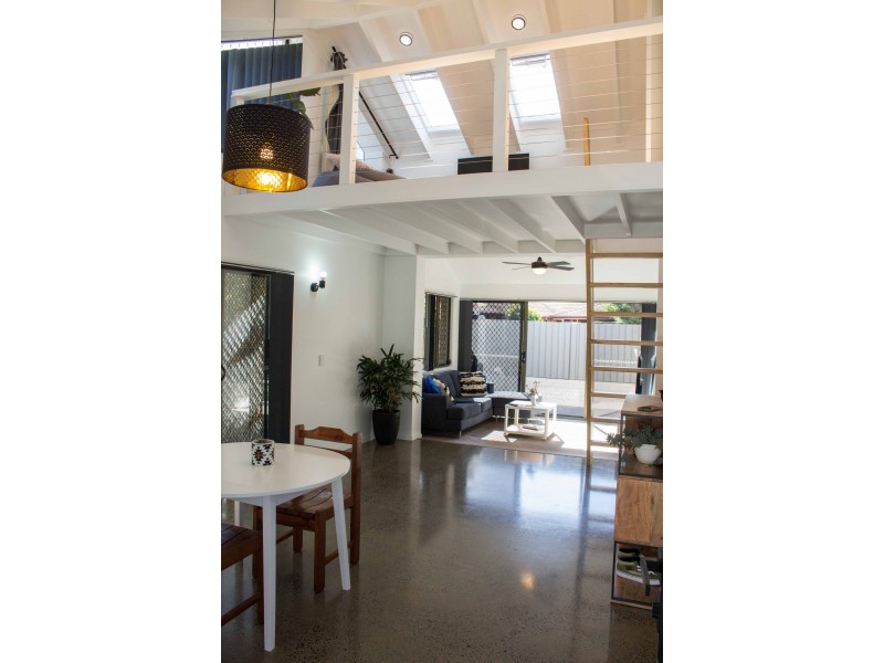 10/7 Lind Avenue, Palm Beach QLD 4221