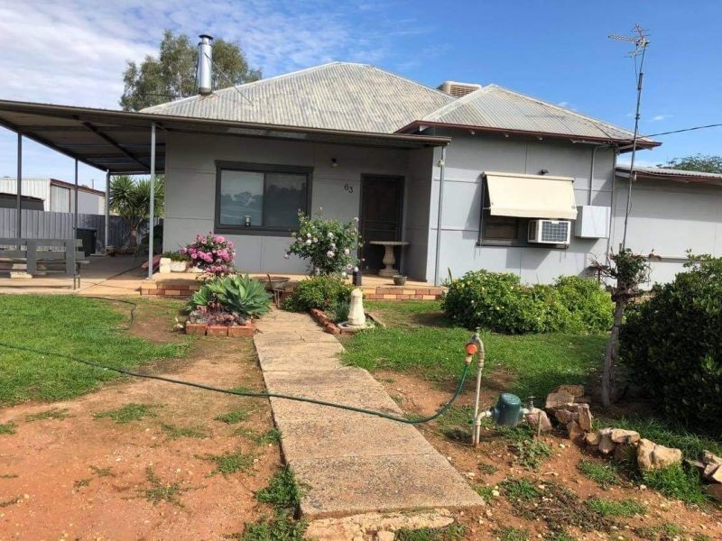 63 Frederick St, Urana NSW 2645