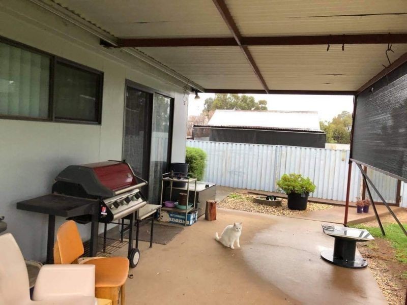 63 Frederick St, Urana NSW 2645