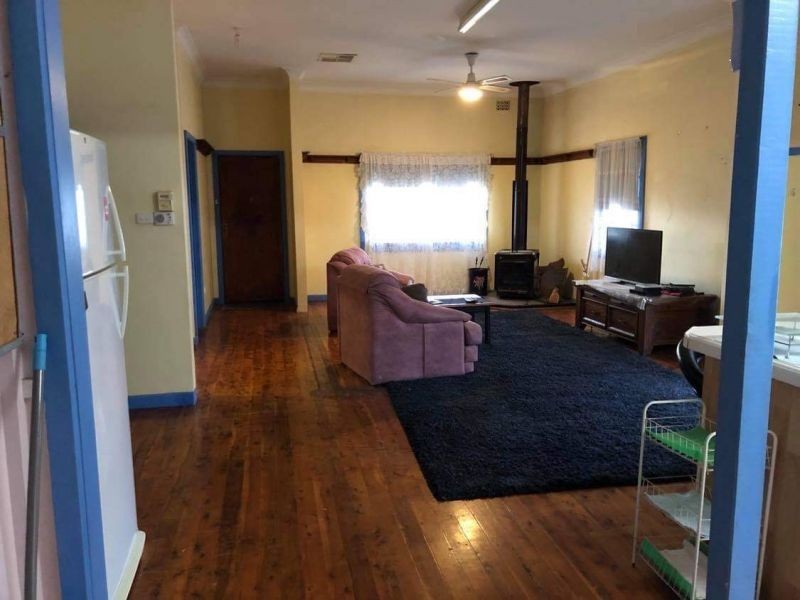 63 Frederick St, Urana NSW 2645