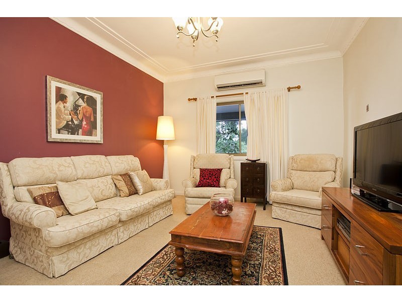 60 The Crescent, Helensburgh NSW 2508