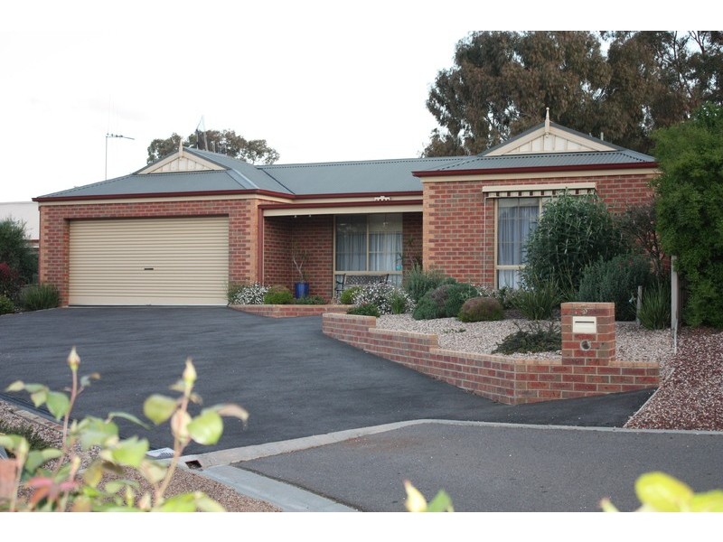 3 Preston Place, Golden Square VIC 3555