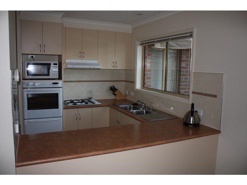 3 Preston Place, Golden Square VIC 3555