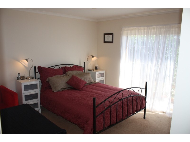 3 Preston Place, Golden Square VIC 3555