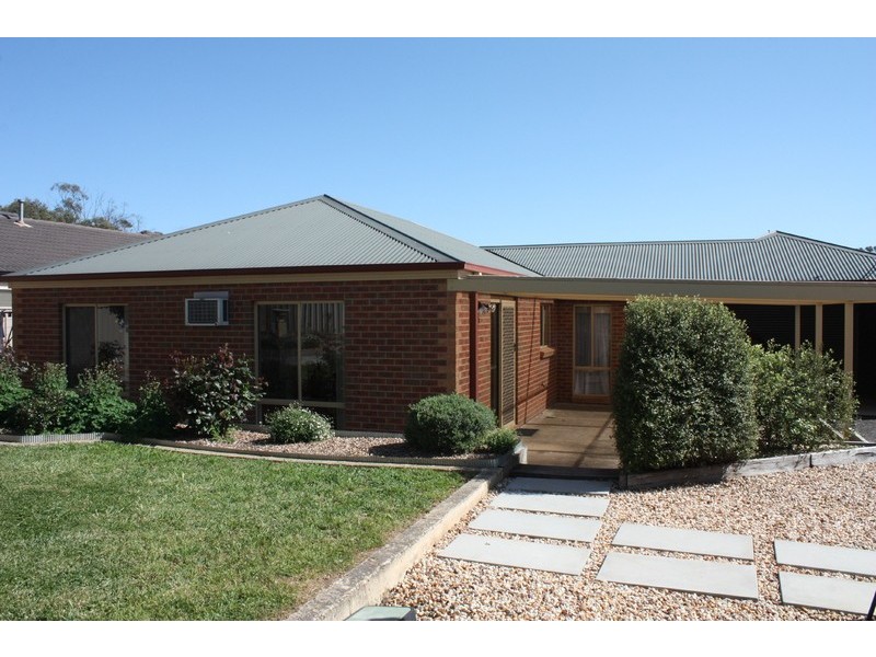 3 Preston Place, Golden Square VIC 3555