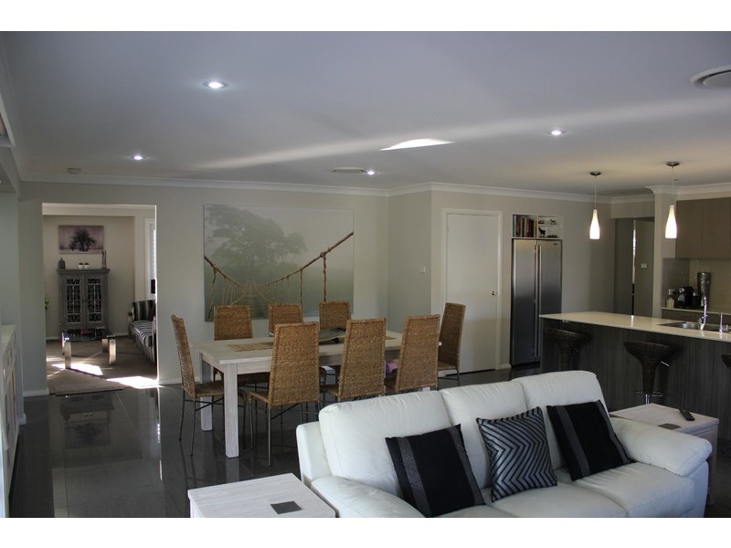 2 Matilda Court, Cameron Park NSW 2285