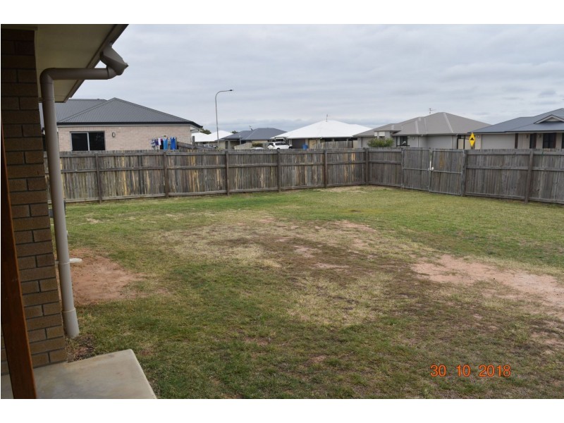 51 Currey Street, Roma QLD 4455