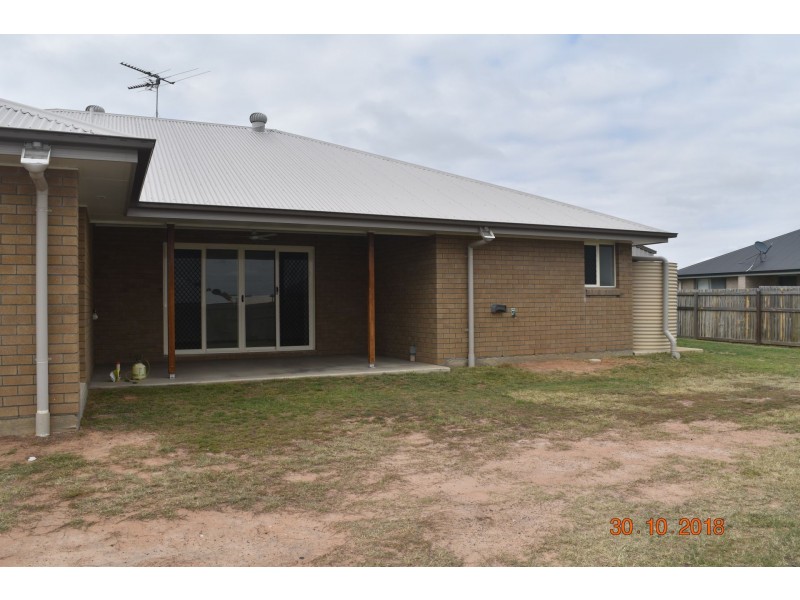 51 Currey Street, Roma QLD 4455