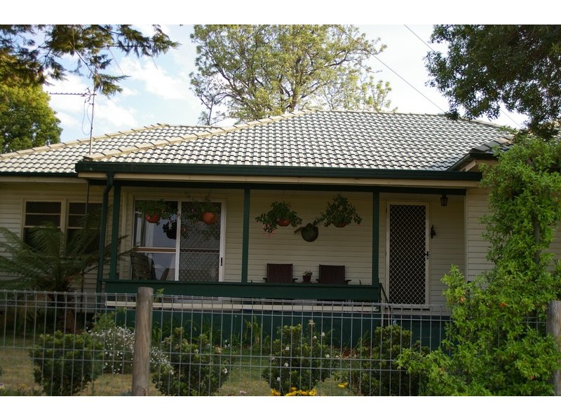 30 Avondale St, Newtown QLD 4350