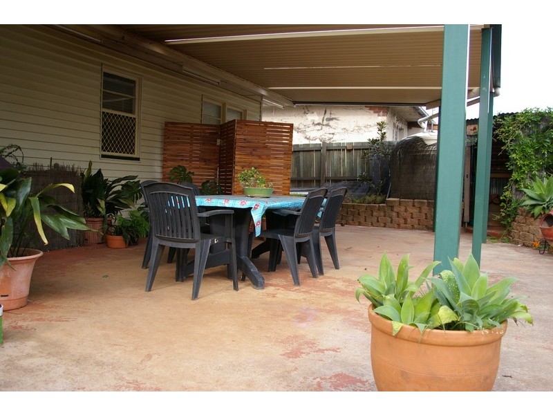 30 Avondale St, Newtown QLD 4350