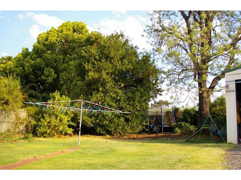 30 Avondale St, Newtown QLD 4350