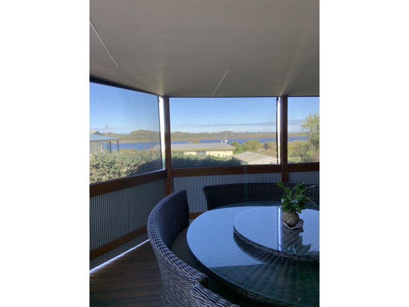 9 Willis Ave, Marlo VIC 3888