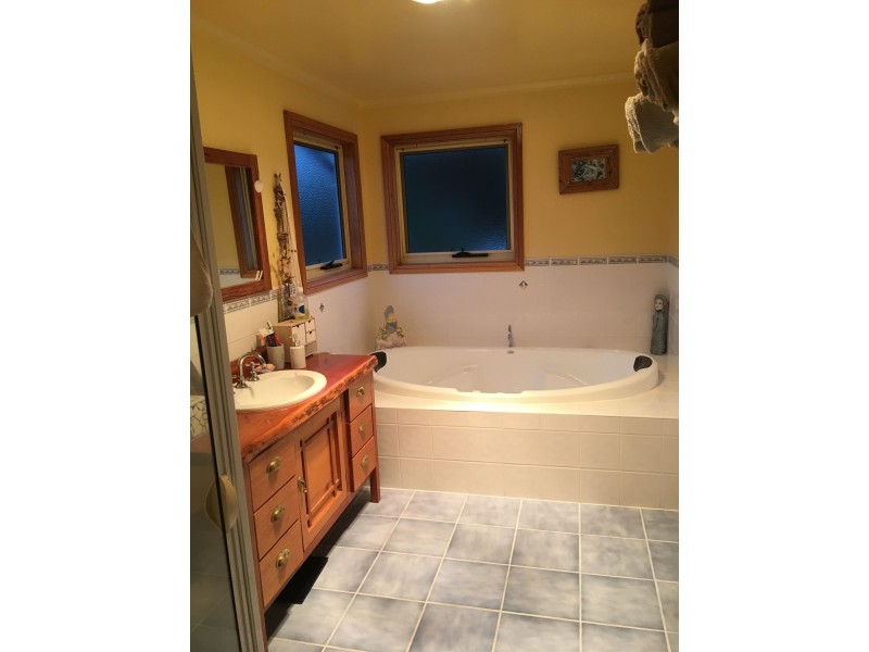 9 Willis Ave, Marlo VIC 3888