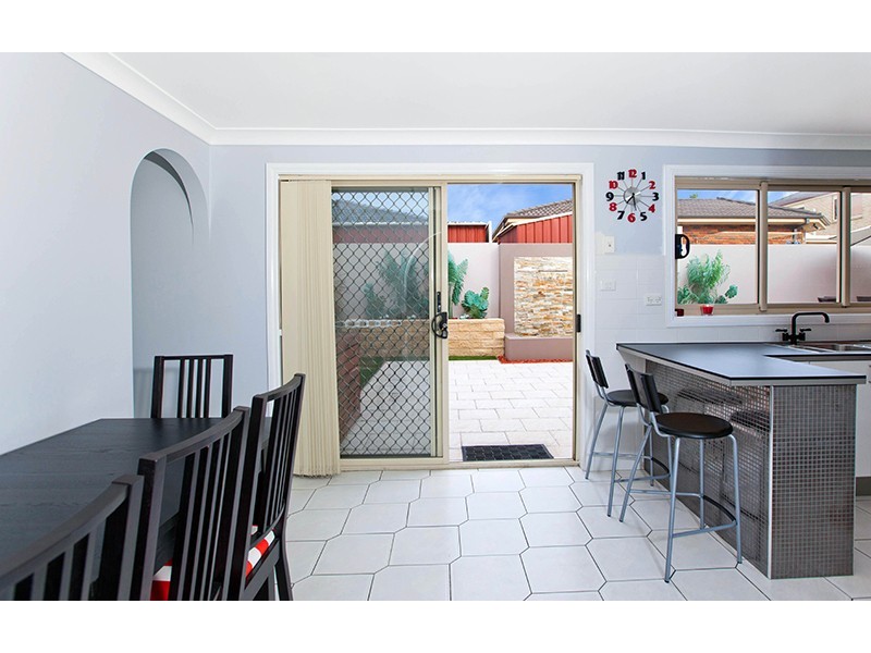 5/9-11 Seaeagle Crescent, Green Valley NSW 2168