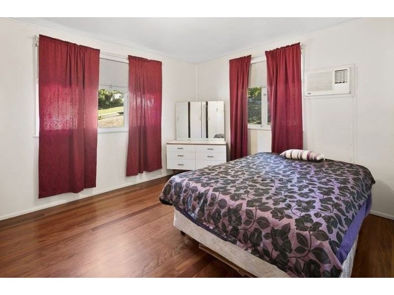 6 Hobart Ave, Camp Hill QLD 4152