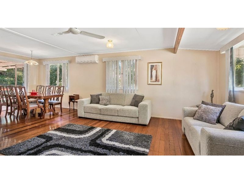 6 Hobart Ave, Camp Hill QLD 4152