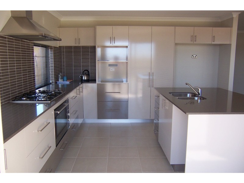 91 Cawana Pkwy, Lakelands WA 6180