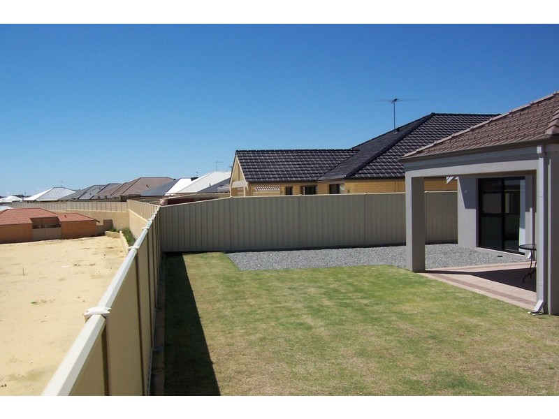 91 Cawana Pkwy, Lakelands WA 6180