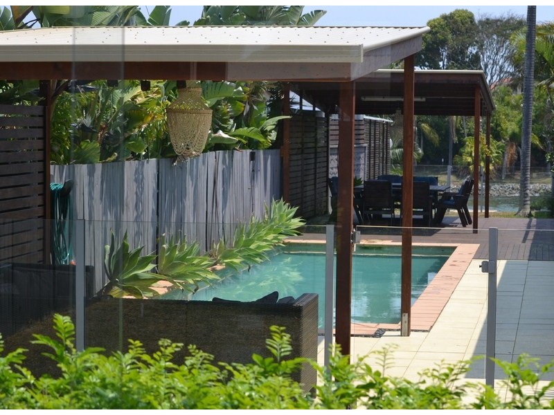 19 Savoy Drive, Broadbeach Waters QLD 4218