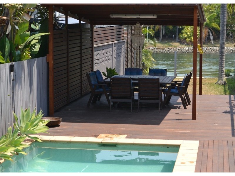 19 Savoy Drive, Broadbeach Waters QLD 4218